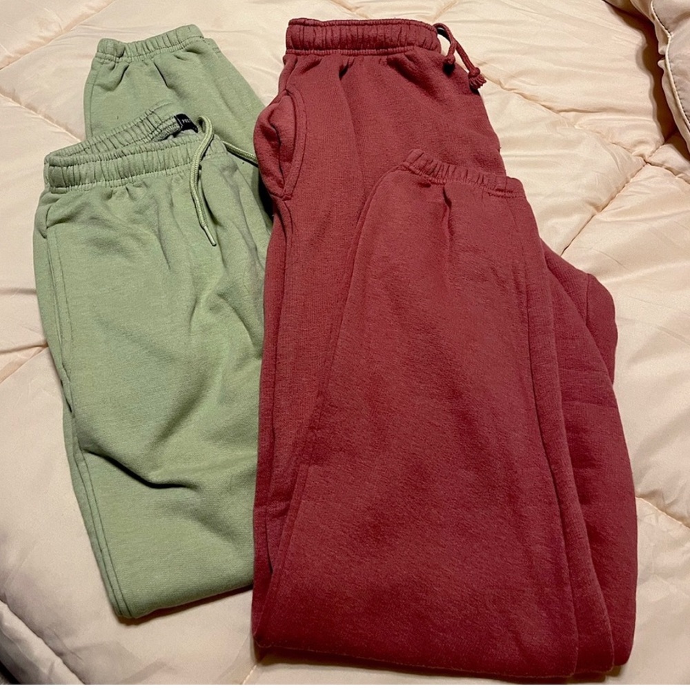 Pretty Little Thing Sweatpants 2 pair